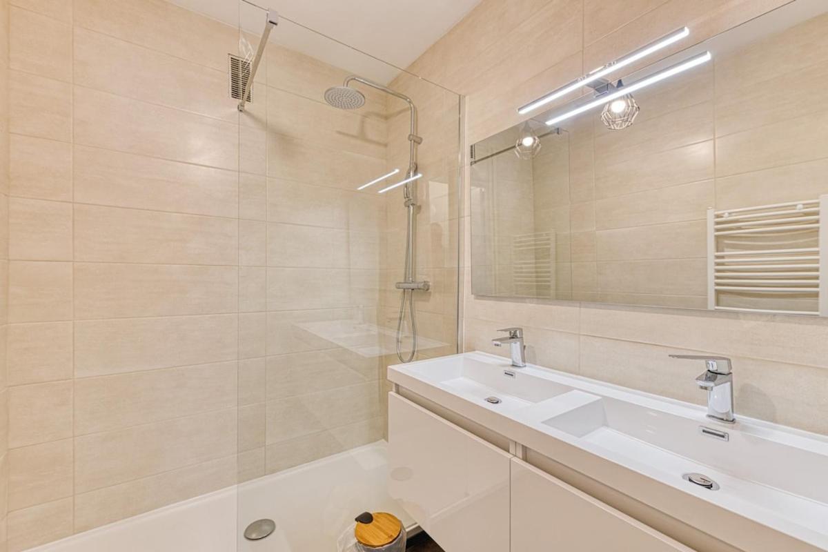 Magnificent Apartment, 4 Bedrooms, Fiber Wifi Grenoble Bagian luar foto